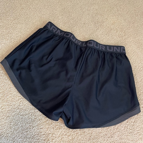 Under Armour Gray and Black Shorts Duo - Picture 9 of 11